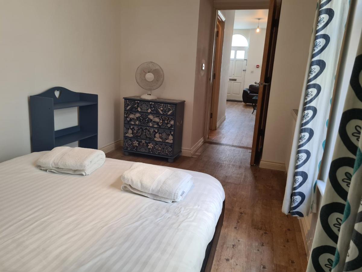 Yarmouth Apartments, Street Permit Parking, Close To Everything, Beach, Pier, Free Wifi Грейт-Ярмут Экстерьер фото