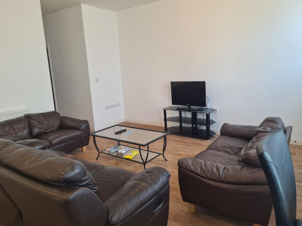 Yarmouth Apartments, Street Permit Parking, Close To Everything, Beach, Pier, Free Wifi Грейт-Ярмут Экстерьер фото