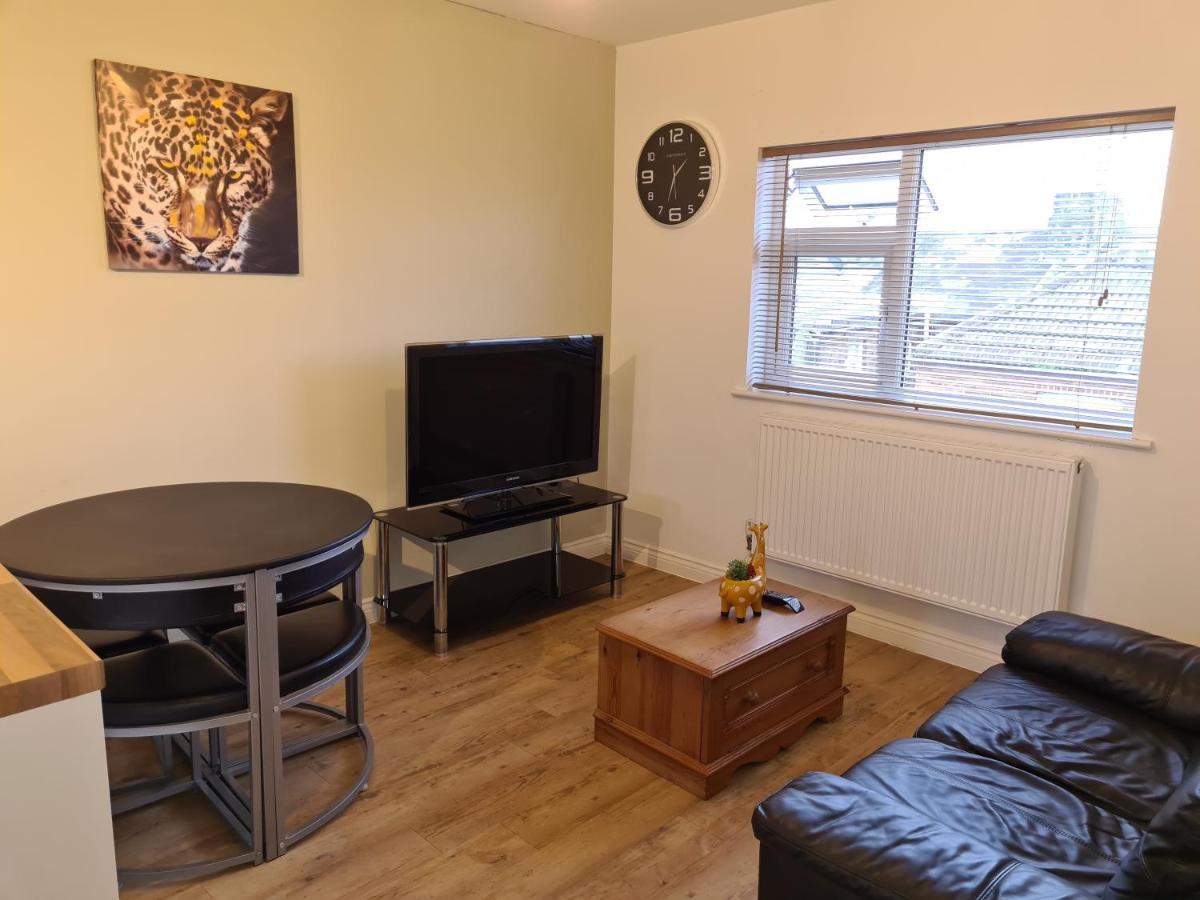 Yarmouth Apartments, Street Permit Parking, Close To Everything, Beach, Pier, Free Wifi Грейт-Ярмут Номер фото