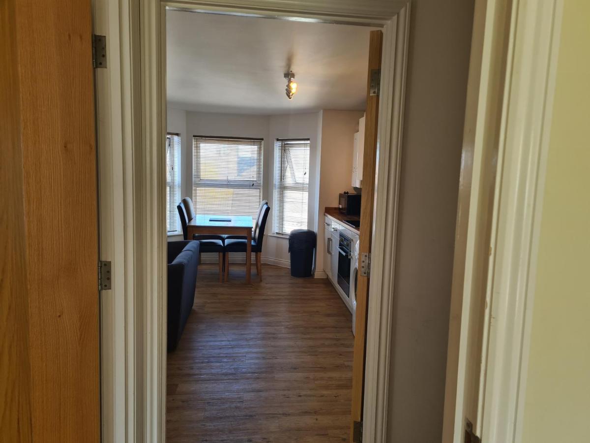 Yarmouth Apartments, Street Permit Parking, Close To Everything, Beach, Pier, Free Wifi Грейт-Ярмут Экстерьер фото