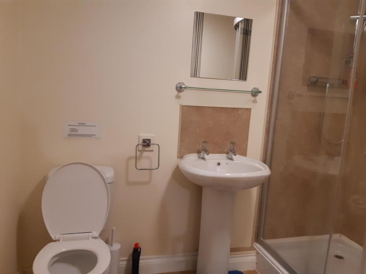 Yarmouth Apartments, Street Permit Parking, Close To Everything, Beach, Pier, Free Wifi Грейт-Ярмут Номер фото